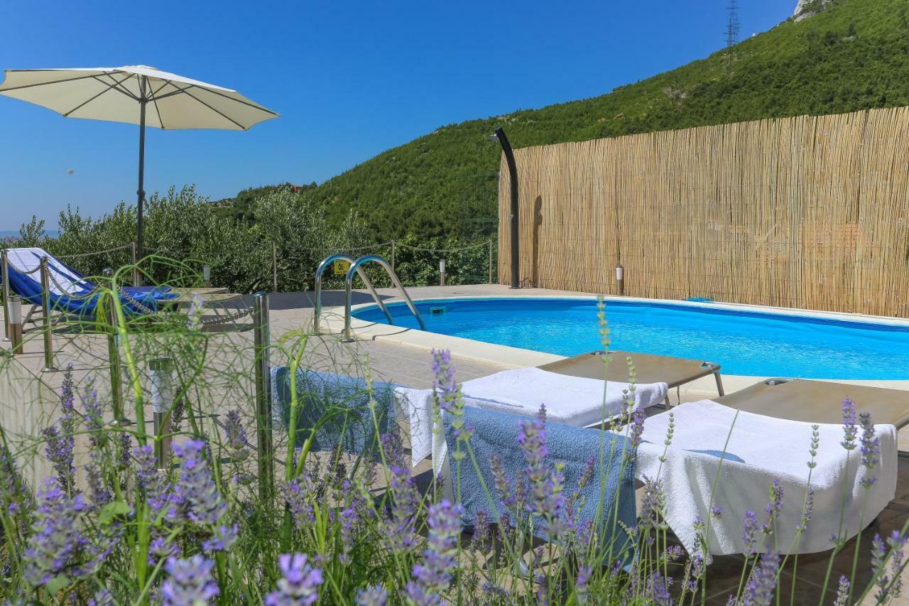 Holiday Home Rupotina With A Large Yard, Pool And A Beautiful View Solin Zewnętrze zdjęcie