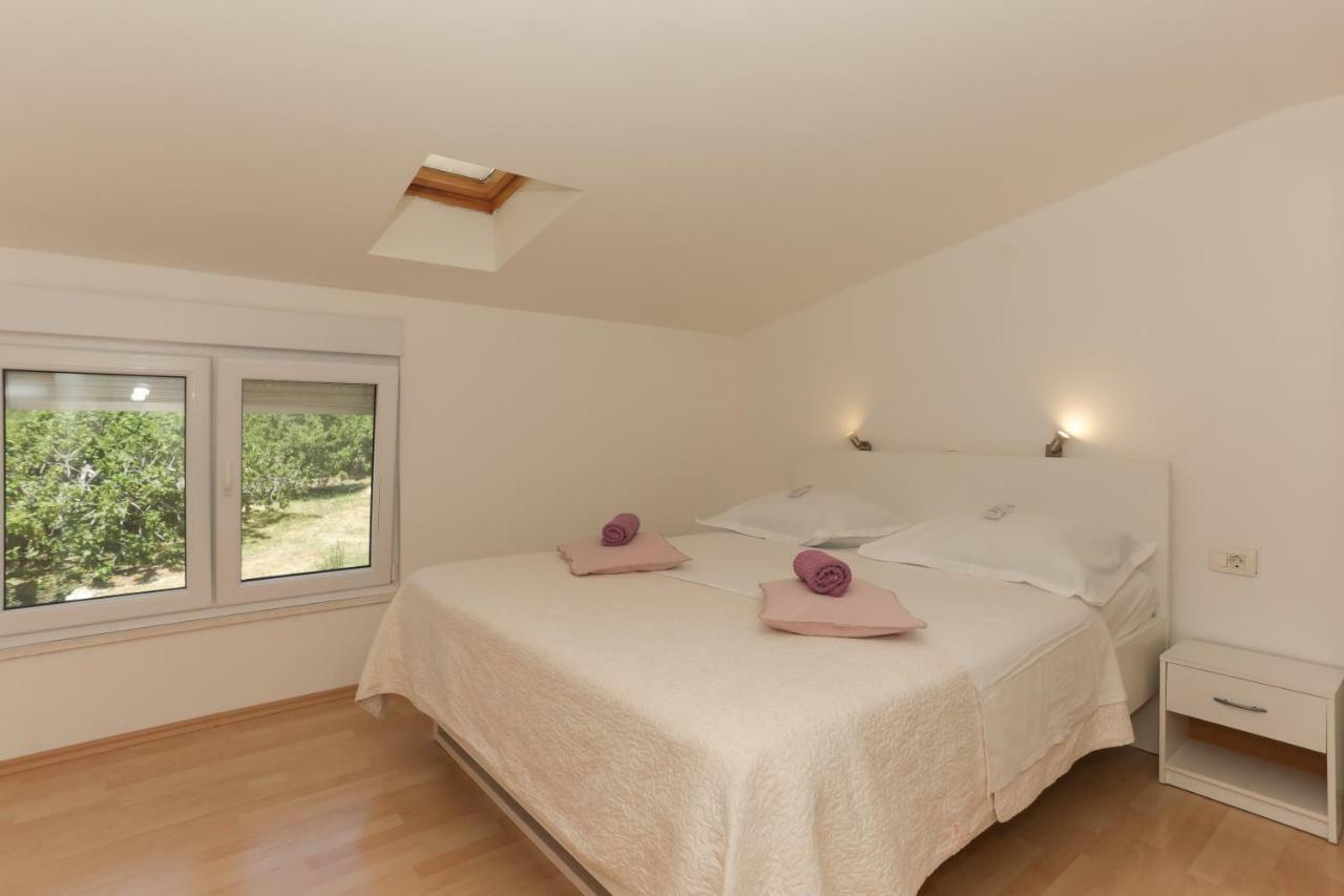 Holiday Home Rupotina With A Large Yard, Pool And A Beautiful View Solin Zewnętrze zdjęcie